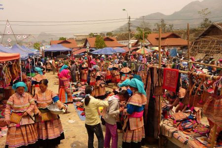 BAC HA MARKET – Y LINH HO – LAO CHAI – TA VAN – CAT CAT 2D1N