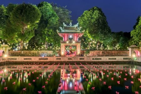 Hanoi pilots night tour to Temple of Literature